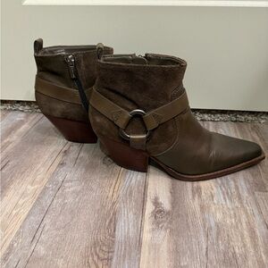 Vince Camuto brown western ankle booties size 9